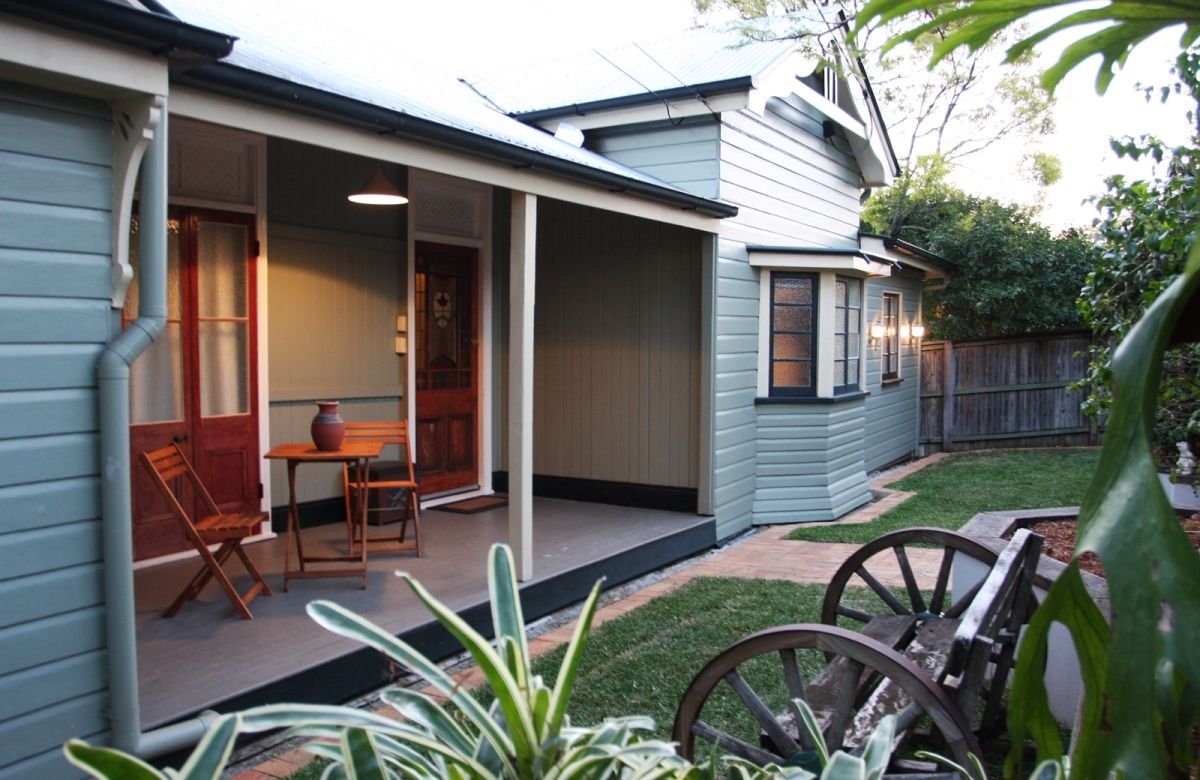 2 The Drive, Bardon QLD 4065