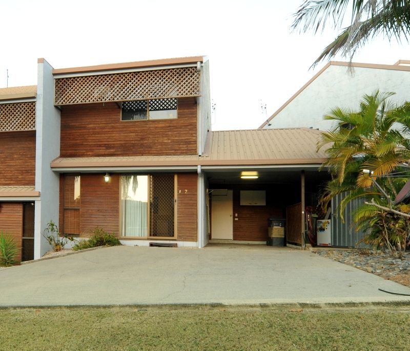 11 Tropic Road, CANNONVALE QLD 4802
