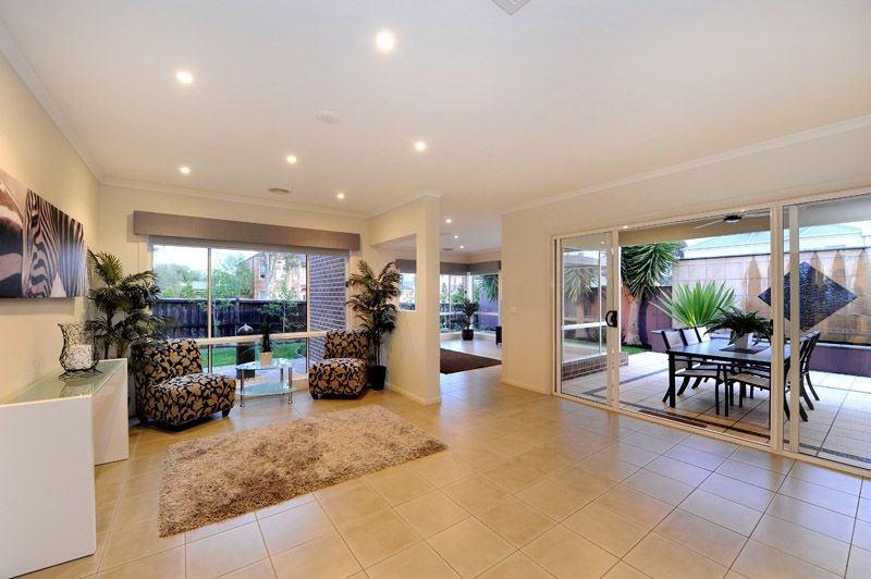 1 Langhorne Crescent, ROWVILLE, VIC 3178