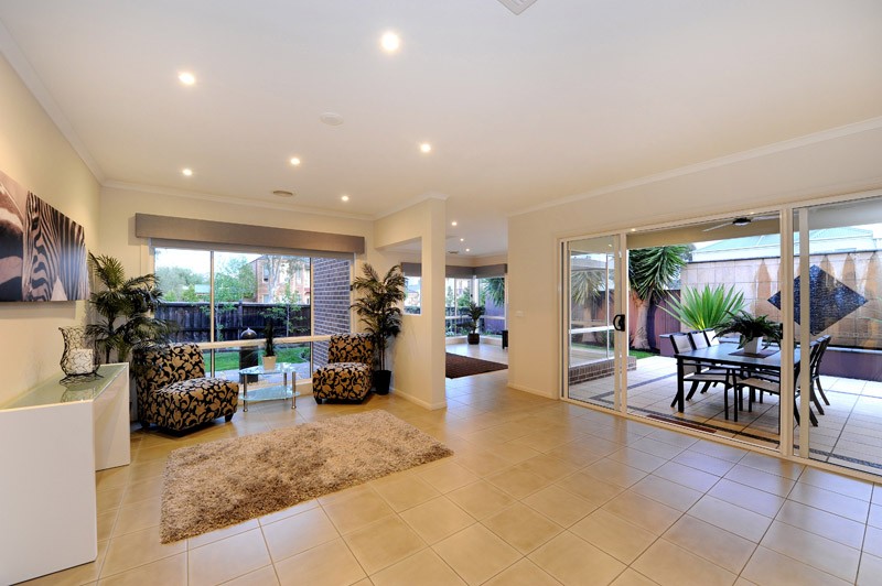1 Langhorne Crescent, ROWVILLE, VIC 3178