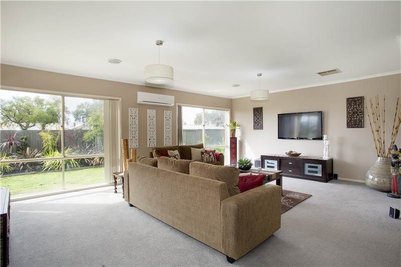 13 Magnolia Court, LARA, VIC 3212