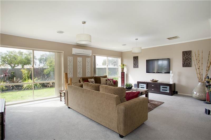 13 Magnolia Court, LARA, VIC 3212