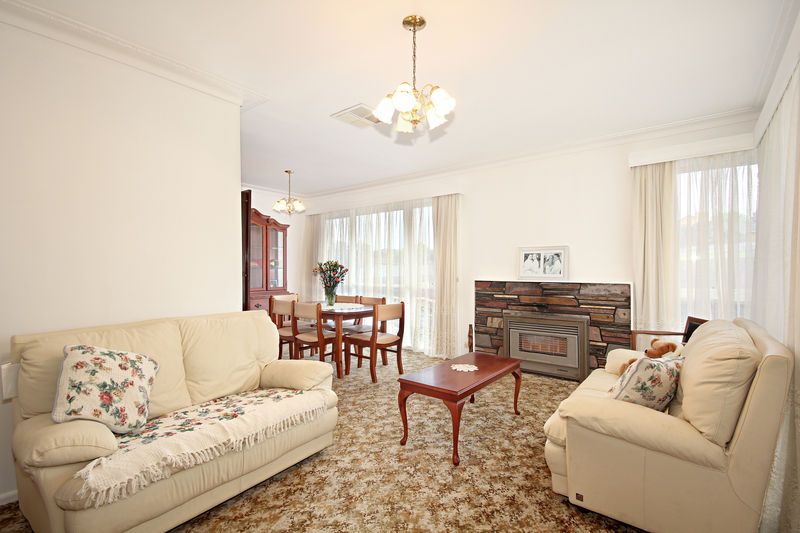37 Ian Grove, MOUNT WAVERLEY, VIC 3149