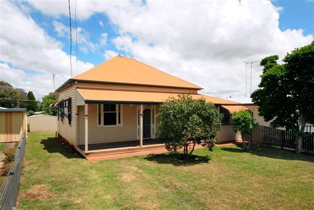 8 Murphy Street, RANGEVILLE QLD 4350