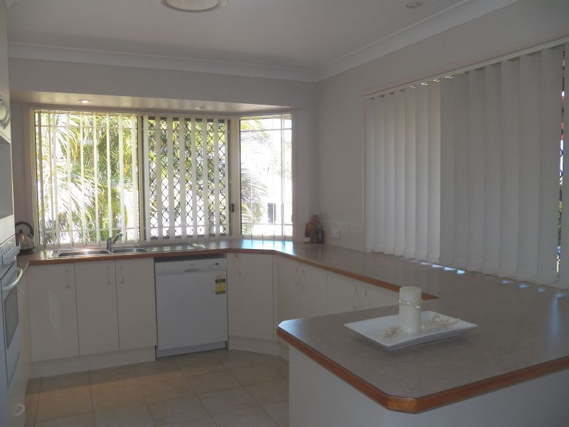 6 Somerset Close, CLINTON, QLD 4680