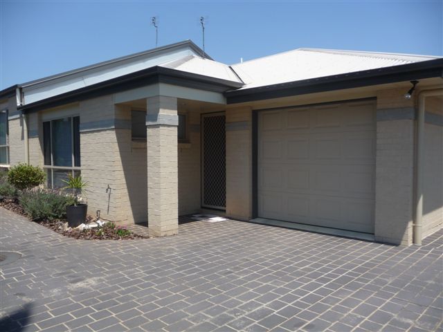 242 Mackenzie Street, RANGEVILLE QLD 4350