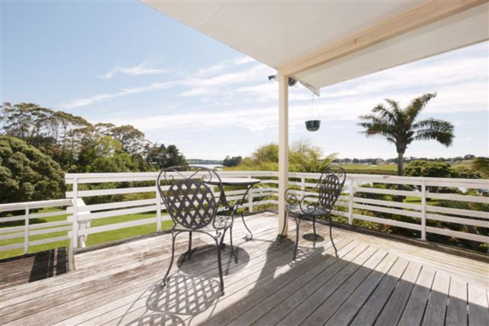 23 Riverside Drive, WAIUKU, Franklin