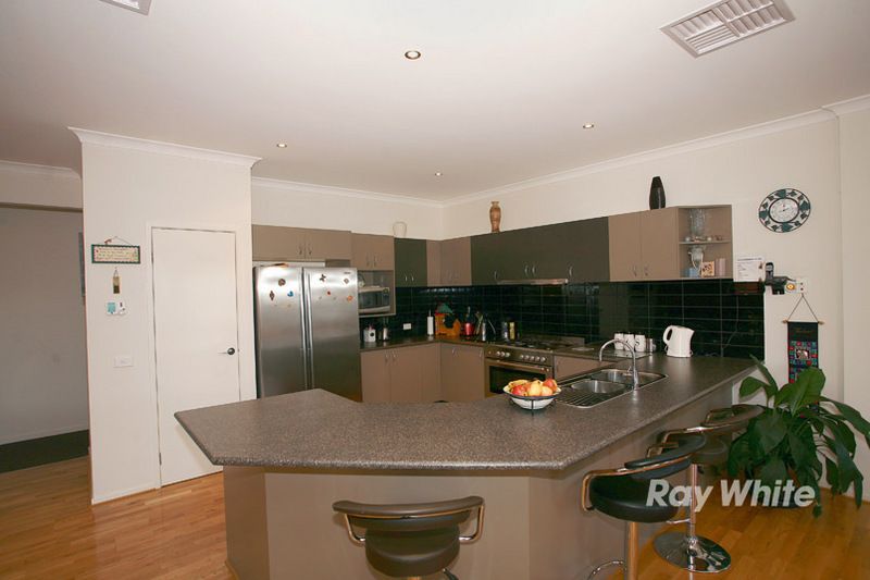 19 White Gum Way, CRANBOURNE NORTH, VIC 3977