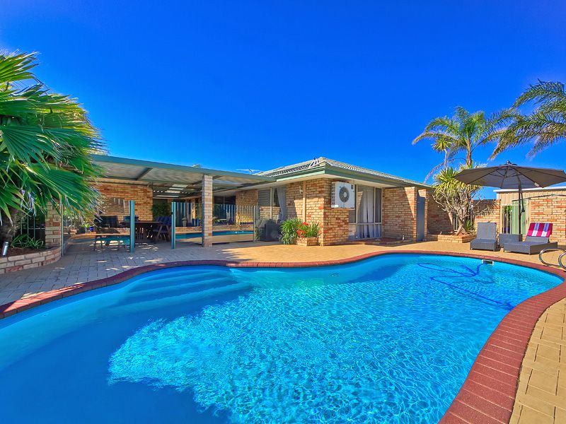74 Triton Avenue, WAIKIKI WA 6169