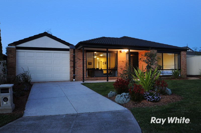 15 Jaye Place, CRANBOURNE, VIC 3977