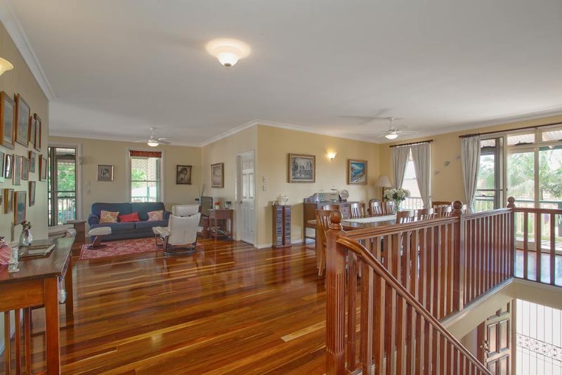 47 Cambridge Place, WISHART, QLD 4122