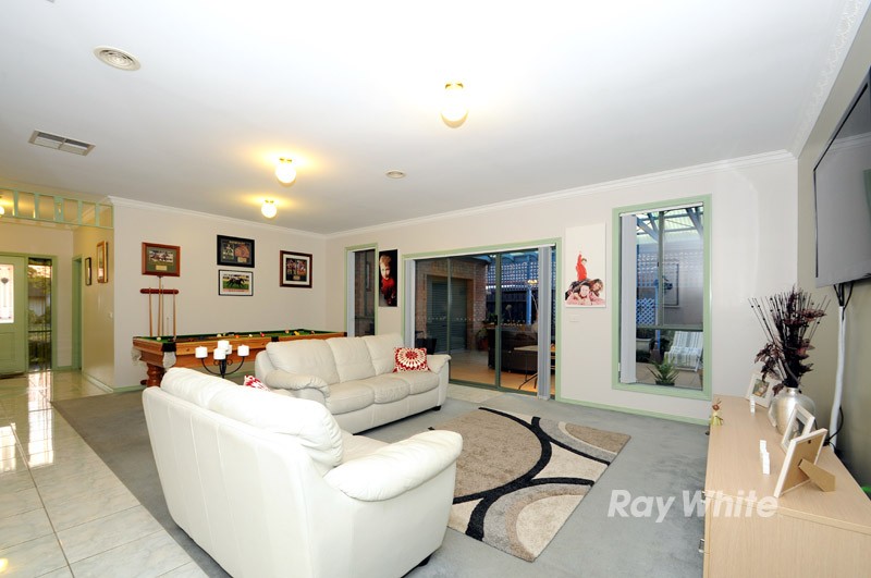 8 Durack Avenue, LYNBROOK, VIC 3975