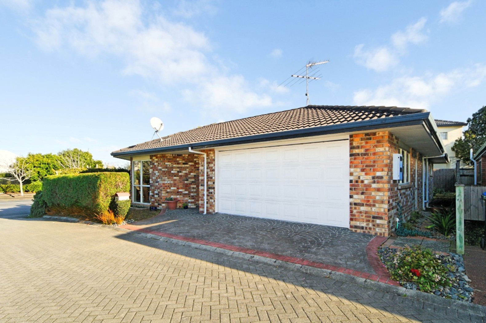 8/9 Harrison Road, ELLERSLIE, Auckland City