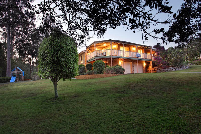 2 Fiddlewood Place, BRIDGEMAN DOWNS, QLD 4035