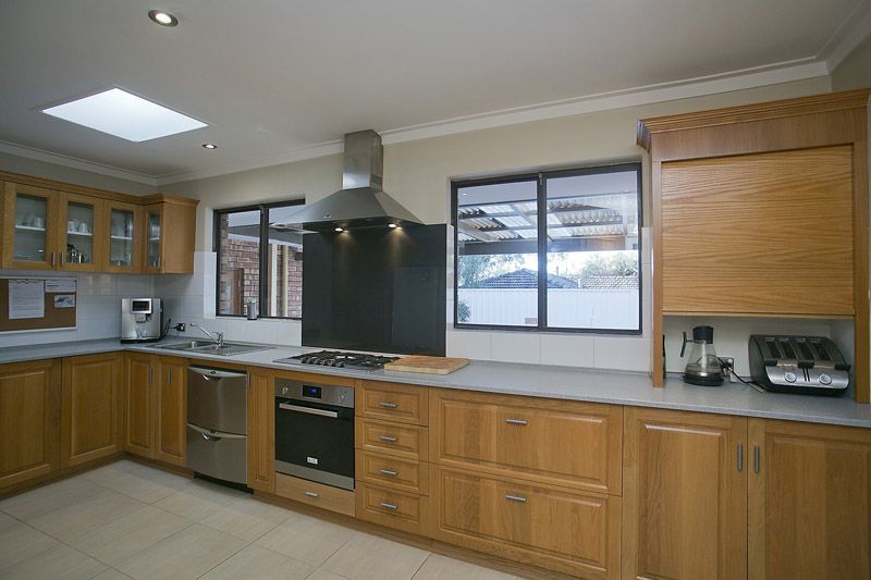 10 Arthur Road, GOOSEBERRY HILL, WA 6076
