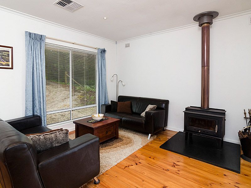 18 Lesley Crescent, CRAFERS, SA 5152