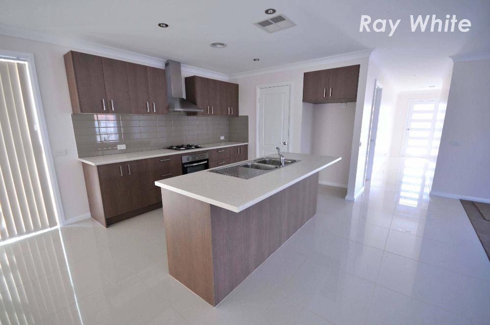 15 Chafia Place, LAVINGTON, NSW 2641