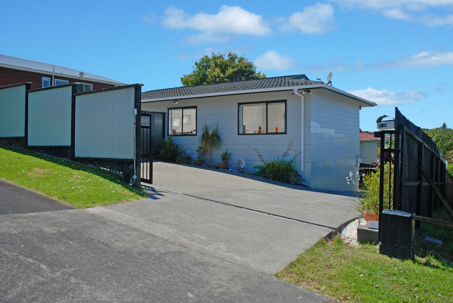 12 Witheford Drive, GLENFIELD, North Shore City