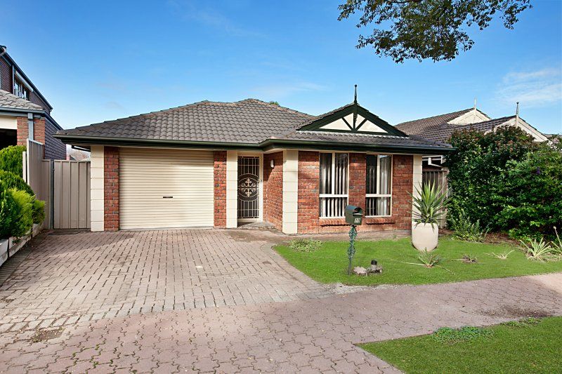 10 Thorpe Street, OAKDEN SA 5086