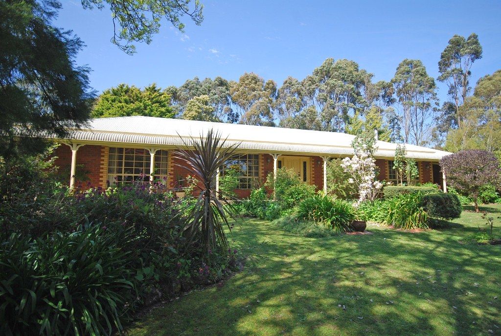 60 Bell Avenue, MOUNT HELEN, VIC 3350