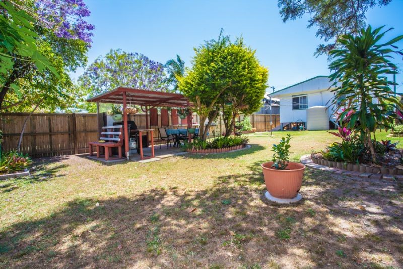 1A Westbrook Street, WOODY POINT, QLD 4019