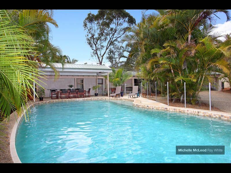 2 Welcome Street, CHAPEL HILL QLD 4069
