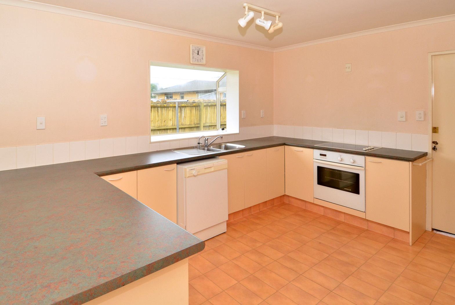 8 Footwide Place, WEYMOUTH, Manukau City
