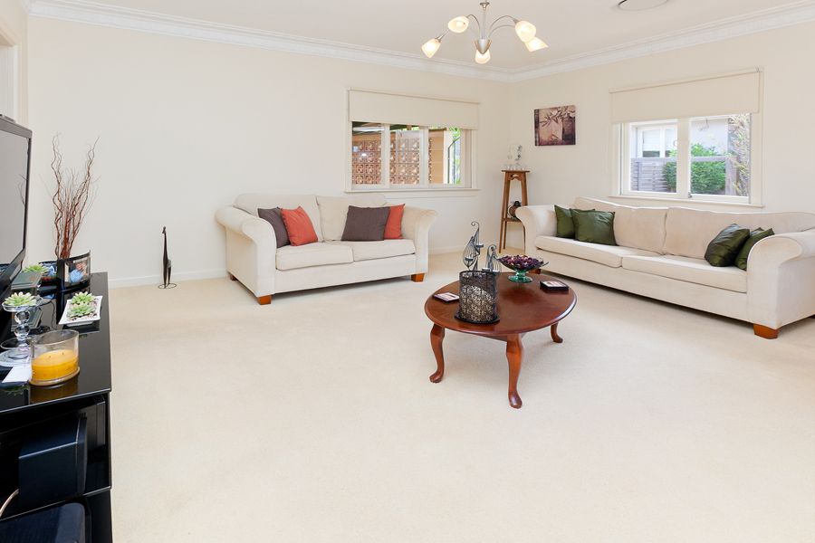 39 Sapphire Street, HOLLAND PARK, QLD 4121