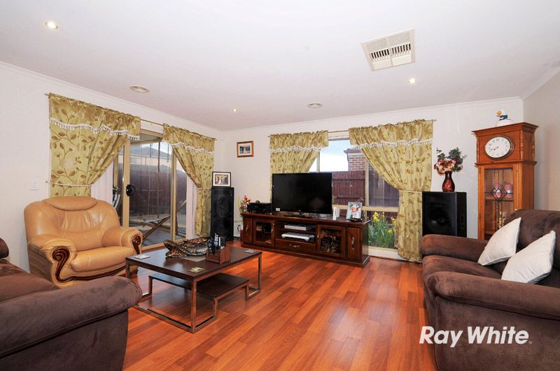2 McKern Place, LYNBROOK, VIC 3975