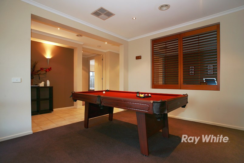 8 Moreton Bay Boulevard, LYNDHURST, VIC 3975