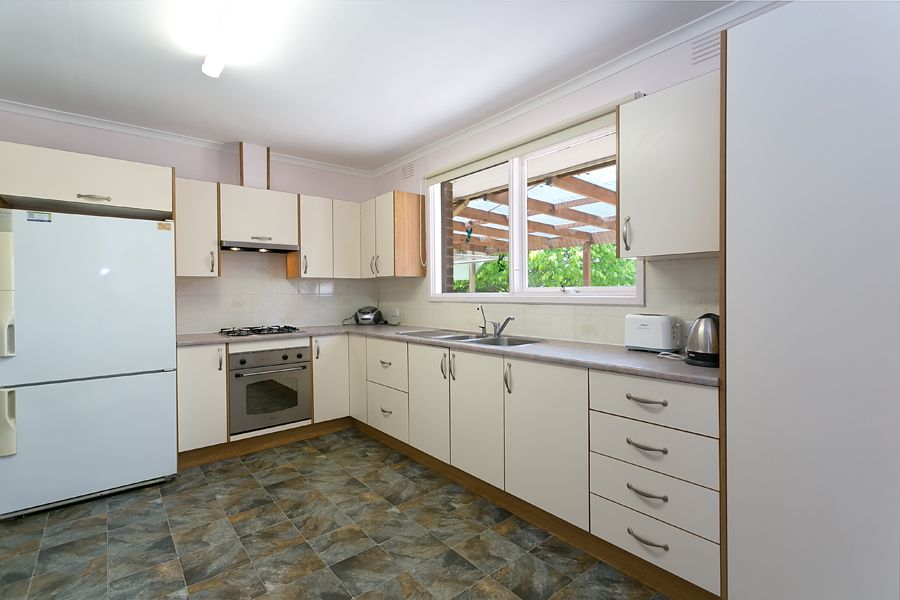 27 Francis Street, MELTON SOUTH, VIC 3338