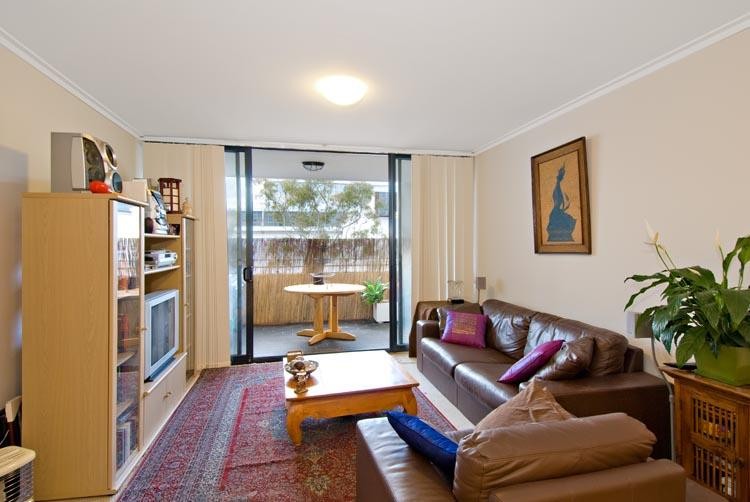 M1402/93 MacDonald Street, ERSKINEVILLE, NSW 2043