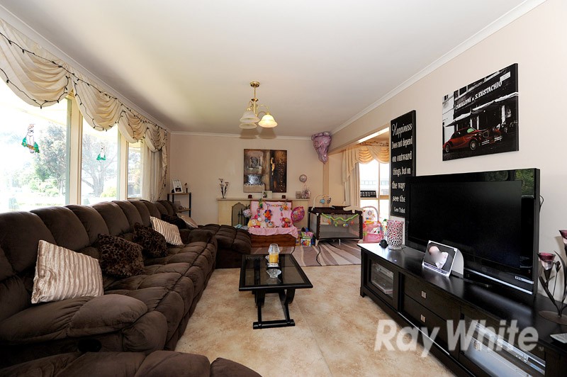 50 Adele Avenue, FERNTREE GULLY, VIC 3156
