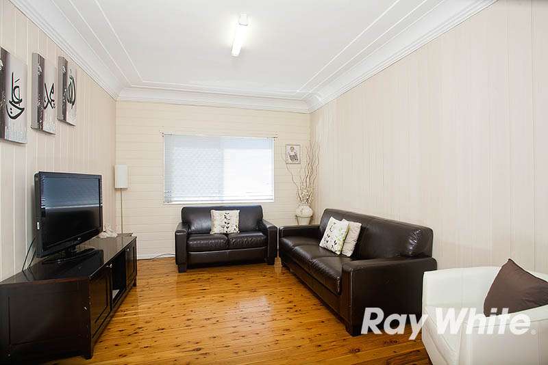 657 Forest Road, PEAKHURST, NSW 2210