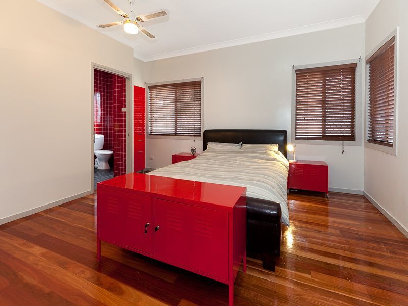 92 Sunshine Avenue, TARRAGINDI, QLD 4121