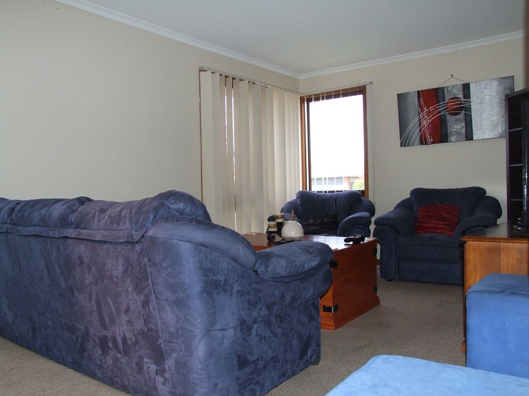2/1 Pinnacle Crescent, BROOKFIELD, VIC 3338