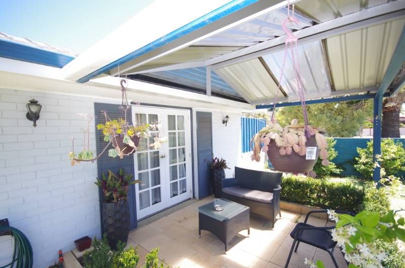 33 Pannell Way, GIRRAWHEEN, WA 6064