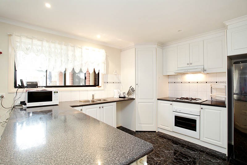 4 Felicia Way, SYDENHAM, VIC 3037