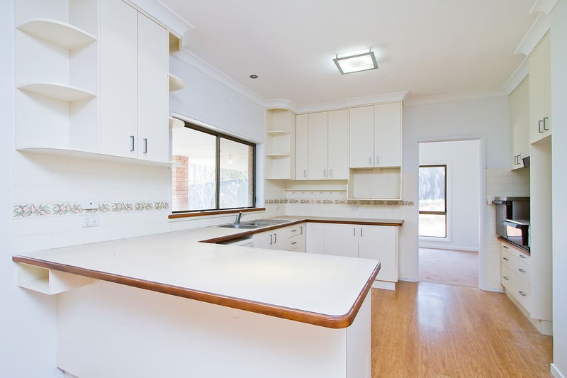 16 Umpara Crescent, MUDGEERABA, QLD 4213