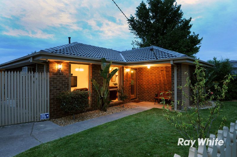 15 Jindalee Gardens, CRANBOURNE VIC 3977