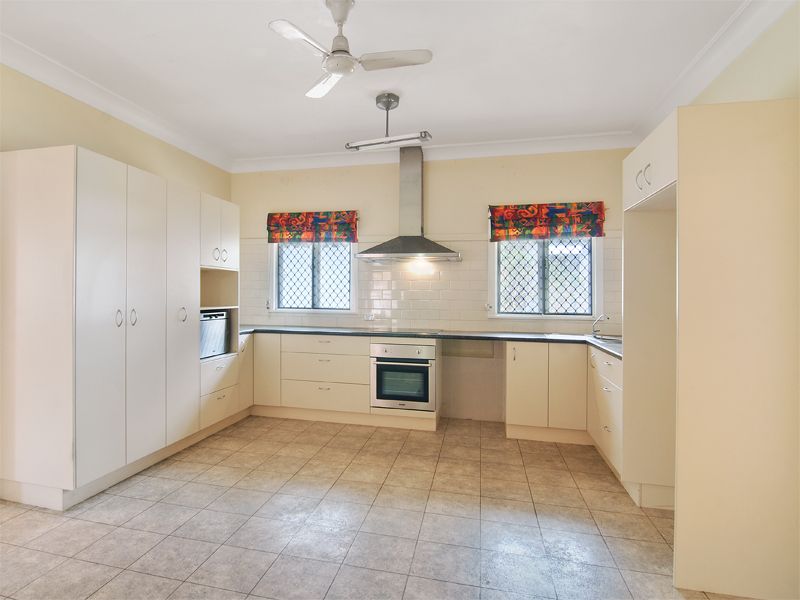 25 Macedon Street, WAVELL HEIGHTS, QLD 4012