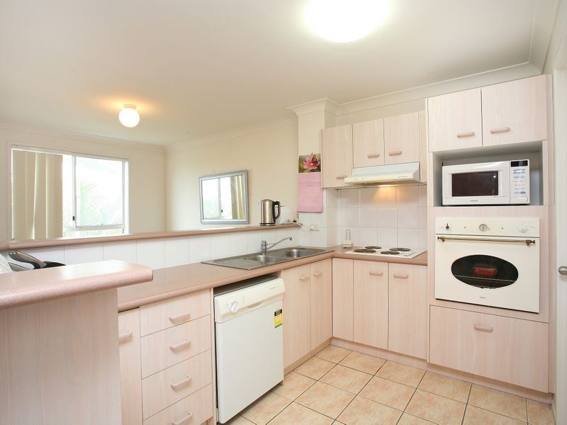 42/11-19 Taylor Street, BIGGERA WATERS, QLD 4216