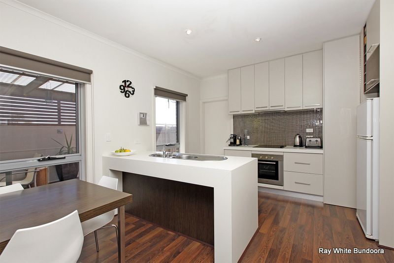 2/27 Buick Crescent, MILL PARK, VIC 3082