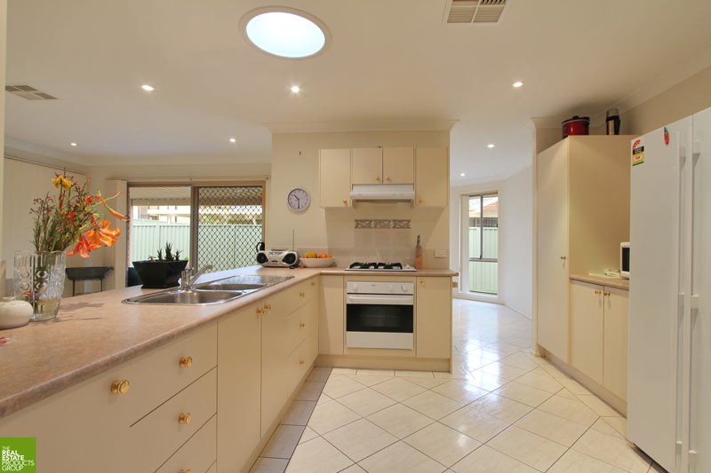 9 Ellenbrook Way, ALBION PARK, NSW 2527