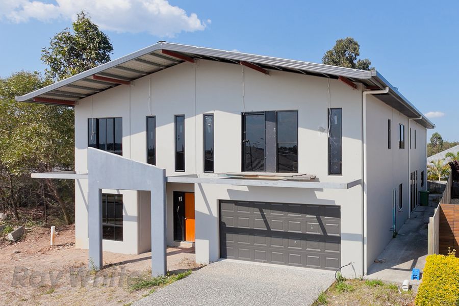 214 Lakeside Avenue, SPRINGFIELD LAKES QLD 4300