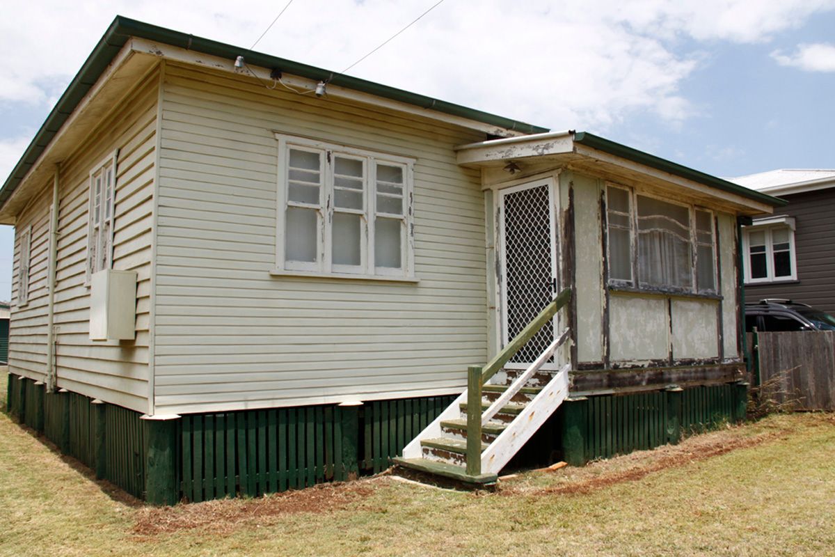 4 Cay Street, NEWTOWN QLD 4350