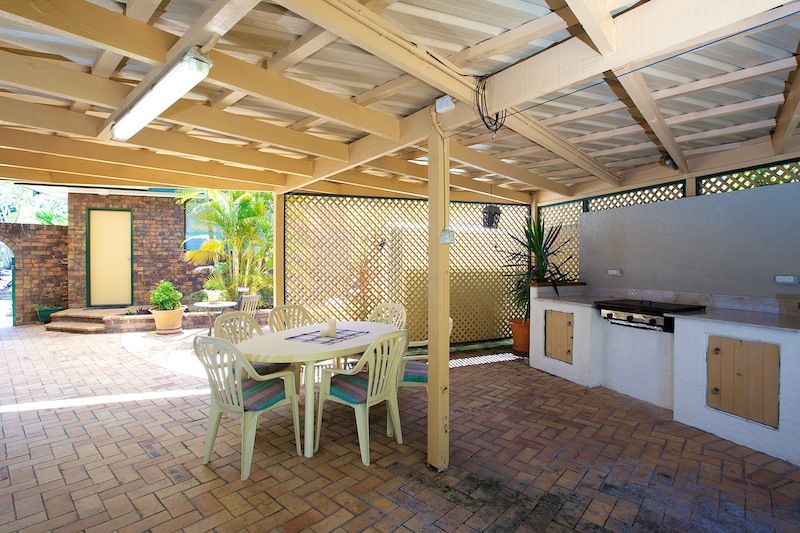 9 Fadden Close, ARUNDEL, QLD 4214