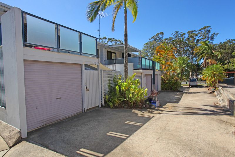 16 Blanck Street, MAROOCHYDORE QLD 4558