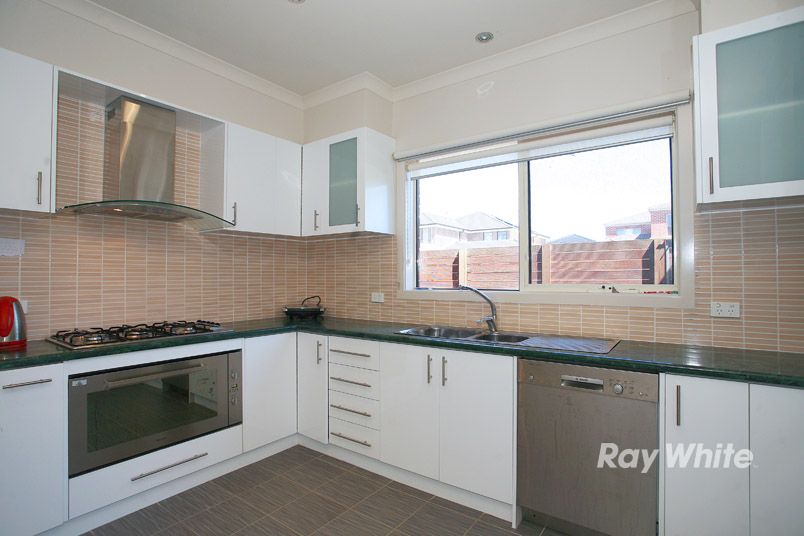 1 Waterford Terrace, KEYSBOROUGH, VIC 3173