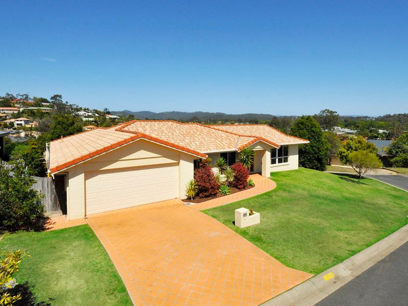 6 Wyara Close, ELANORA QLD 4221